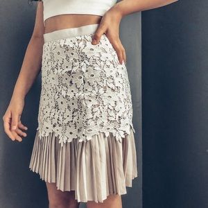 Lace ruffle skirt